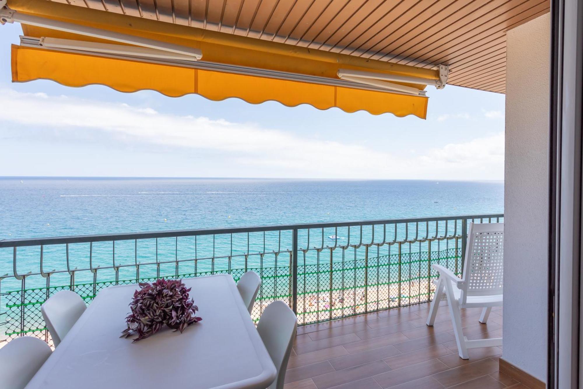 Pis Embaixador 1A Linea De Mar Apartment Platja d'Aro Ngoại thất bức ảnh